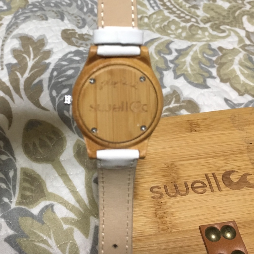 Swell women's Bamboo Watch - Picture 2 of 5